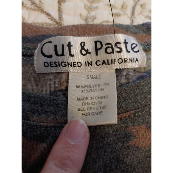 Cut And Paste Brand Juniors Size Small Camo Tee Shirt - Picture 3 of 3